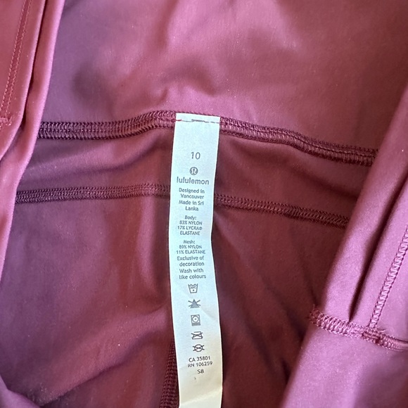 Burgundy lululemon cropped leggings - Picture 7 of 7